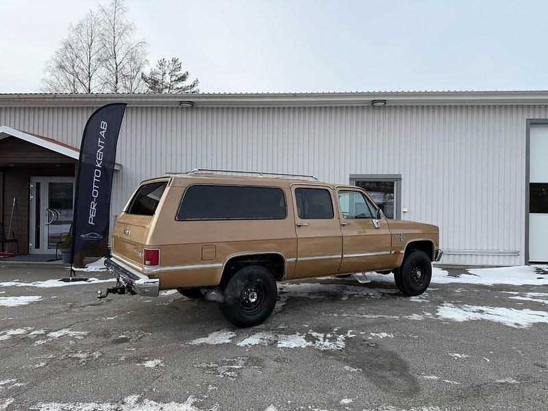 Begagnad Chevrolet Silverado 188 HK (138 kW) 1986 Brun Sedan