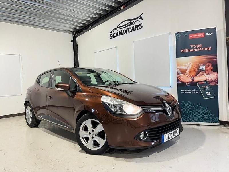 Brun Begagnad 2014 Renault Clio IV Halvkombi | 49 900 kr (Marknadspris) - Bild 1/4