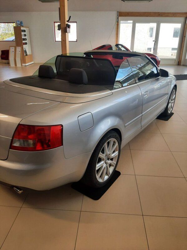 Begagnad Audi A4 Cabriolet 170 HK (125 kW) 2003 Silver Cab