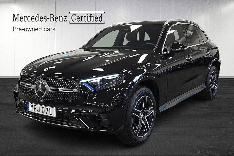 Svart Begagnad 2024 Mercedes GLC300e AMG SUV | 729 000 kr (Marknadspris) - Bild 1/4