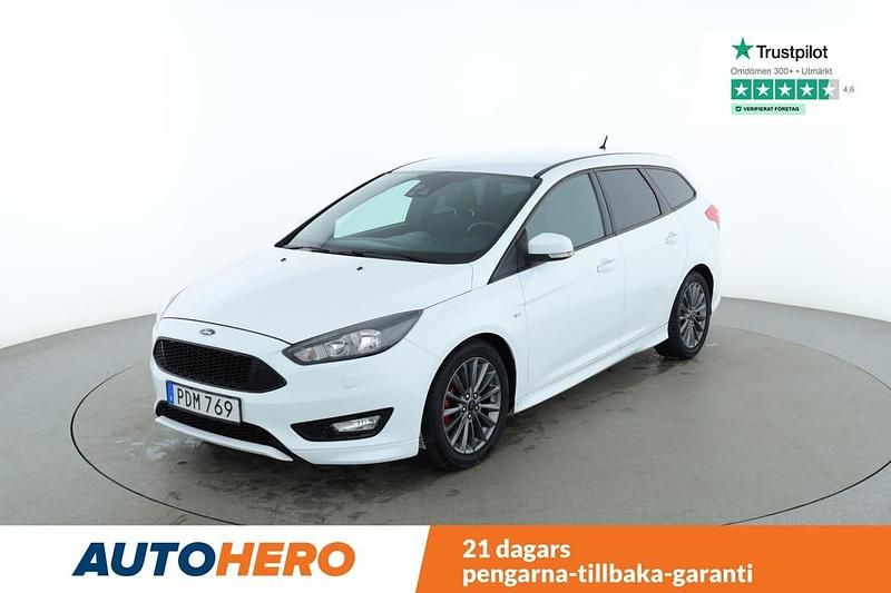 Vit Begagnad 2016 Ford Focus ST-Line Kombi | 110 000 kr (Lite dyr) - Bild 1/4