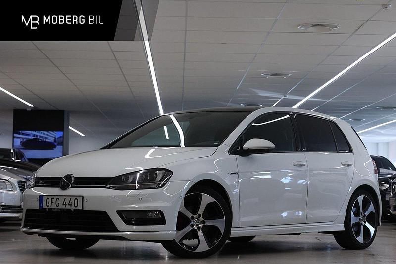 Vit Begagnad 2016 VW Golf VII R-line Halvkombi | 169 900 kr (Lite dyr) - Bild 1/2