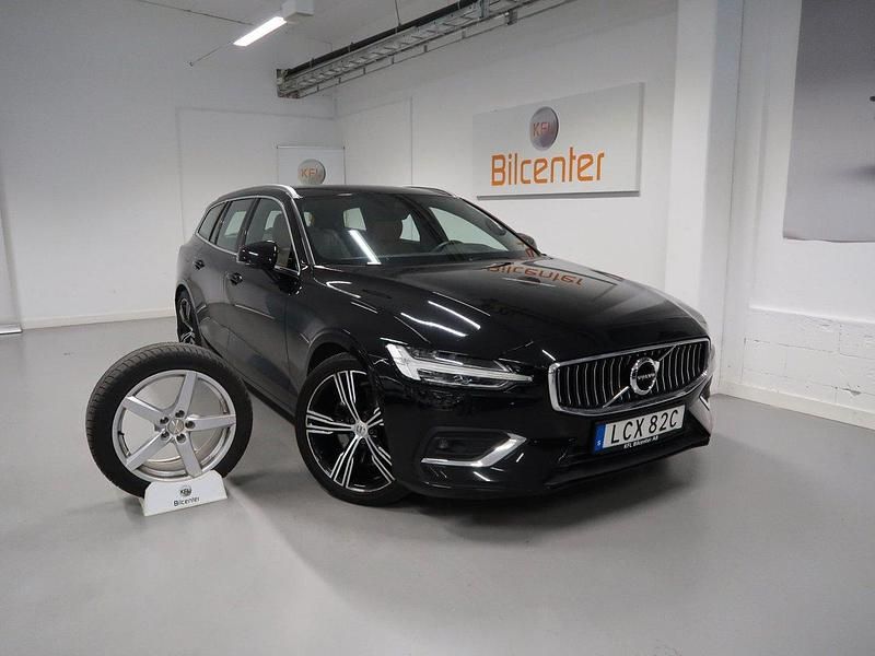 Svart Begagnad 2021 Volvo V60 Inscription Kombi | 349 900 kr (Marknadspris) - Bild 1/3