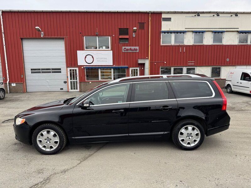 Begagnad Volvo V70 Summum 206 HK (151 kW) 2010 Svart Kombi