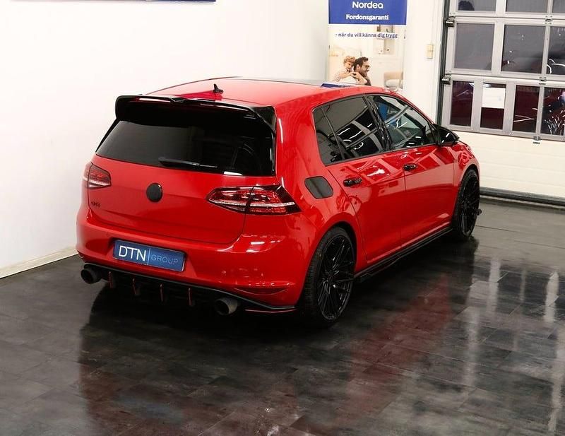 Begagnad VW Golf VII GTI 230 HK (169 kW) 2015 Röd Halvkombi