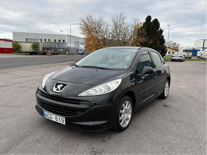 Svart Begagnad 2008 Peugeot 207 Halvkombi | 32 500 kr (Marknadspris) - Bild 1/4
