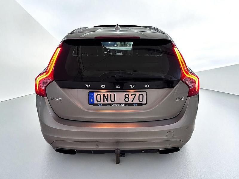 Begagnad Volvo V60 Momentum 181 HK (133 kW) 2013 Brun Kombi