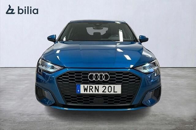 Begagnad Audi A3 Proline 151 HK (111 kW) 2023 Blå Sedan