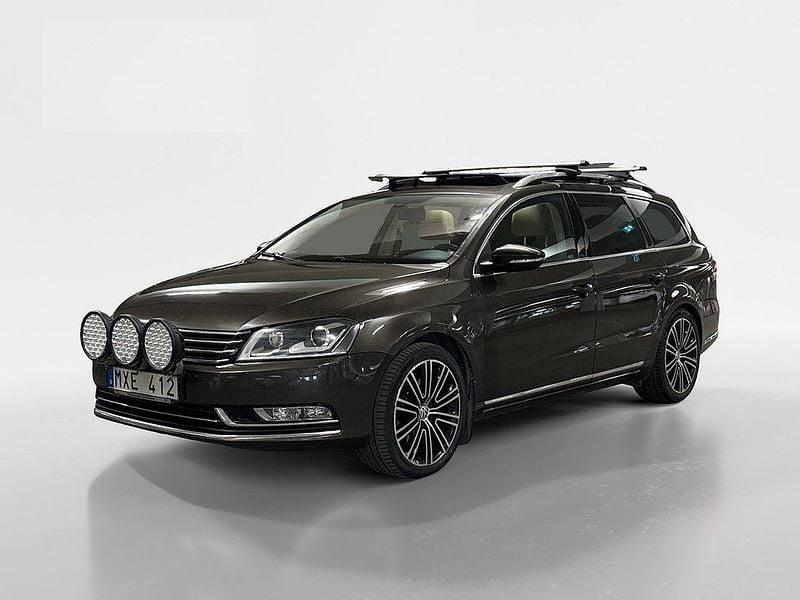 Mörkbrun Begagnad 2012 VW Passat GT Kombi | 79 900 kr (Marknadspris) - Bild 1/4