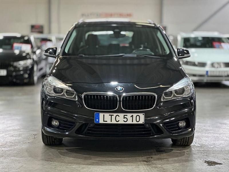 Begagnad BMW 218 Active Tourer Sport Line 150 HK (110 kW) 2015 Svart Minibuss