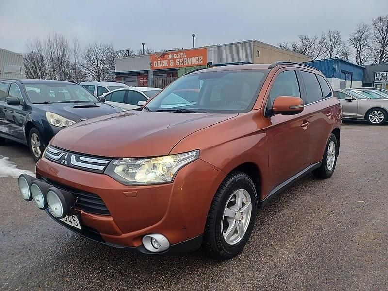 Orange Begagnad 2013 Mitsubishi Outlander SUV | 84 900 kr (Marknadspris) - Bild 1/4
