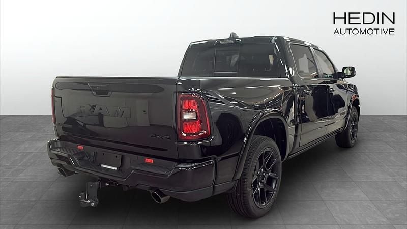 Ny RAM 1500 426 HK (313 kW) 2025 Svart Pickup