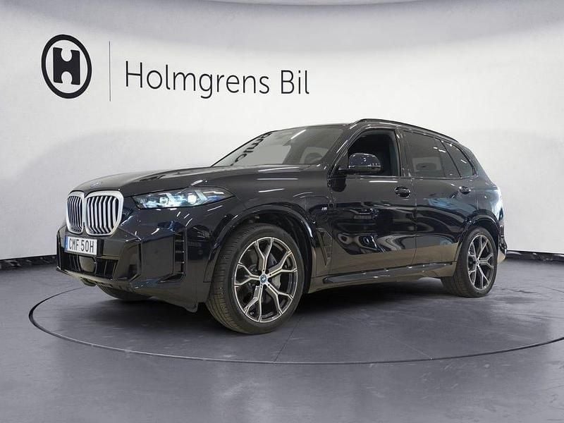 Ny BMW X5 Efficient Dynamics 490 HK (360 kW) 2025 Carbon svart metallic SUV