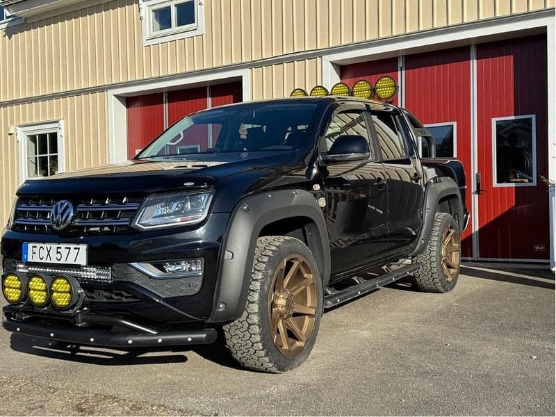 Svart Begagnad 2018 VW Amarok Pickup | 395 000 kr (Dyr) - Bild 1/3