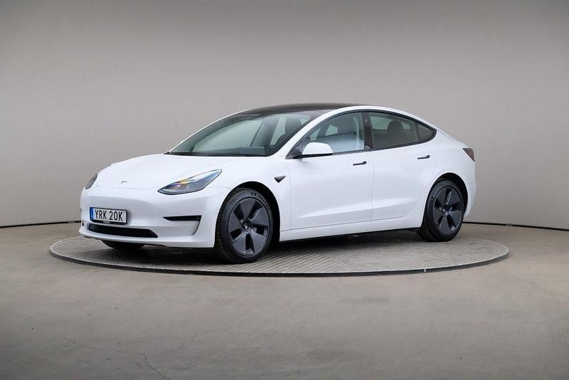 Vit Begagnad 2022 Tesla Model 3 Long Range AWD Sedan | 349 000 kr (Lite dyr) - Bild 1/4