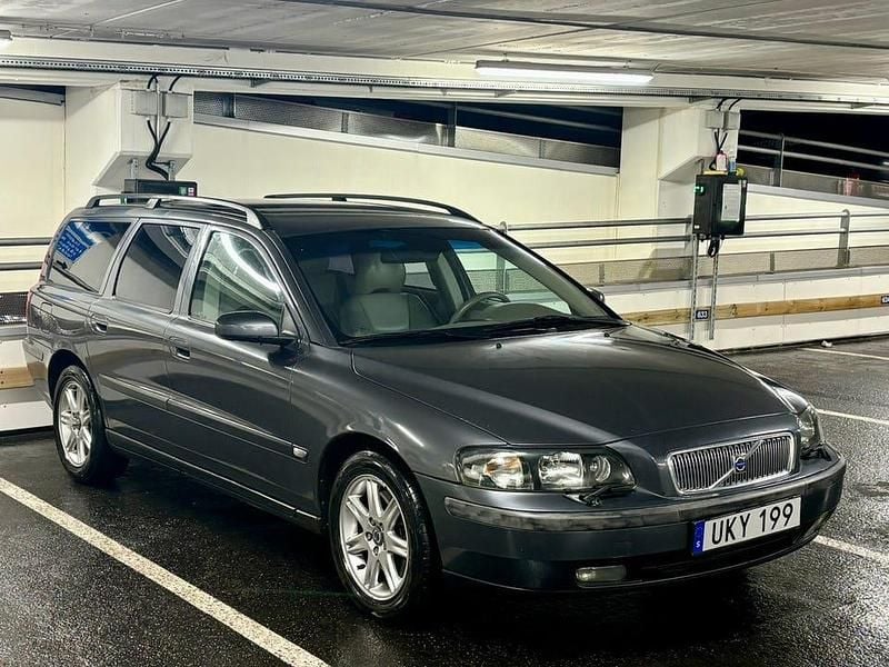 Begagnad 2004 Volvo V70 Kombi | 36 000 kr (Marknadspris) - Bild 1/4