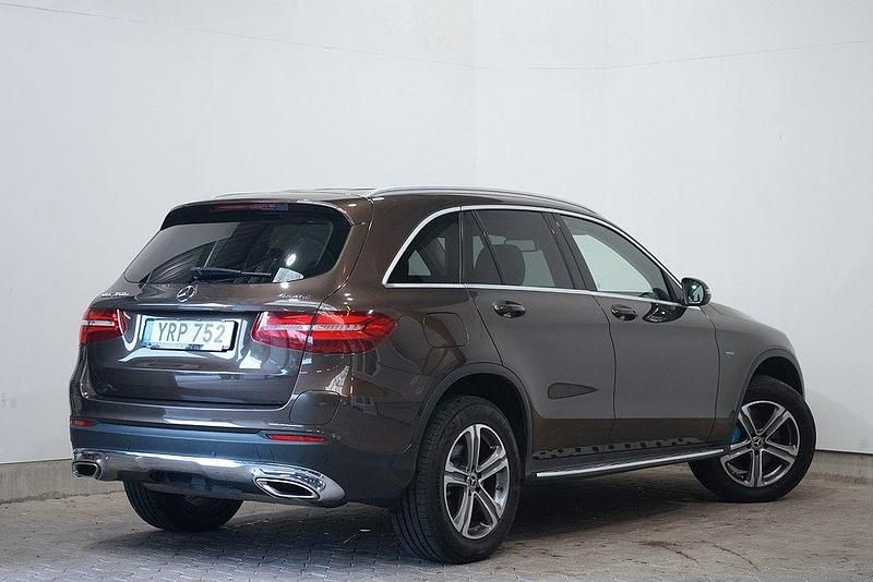 Begagnad Mercedes GLC350 327 HK (240 kW) 2017 Mörkbrun SUV