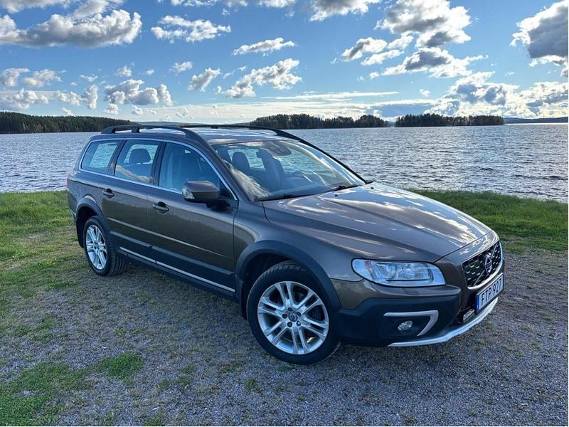 Brun Begagnad 2016 Volvo XC70 Standard SUV | 240 000 kr (Marknadspris) - Bild 1/4