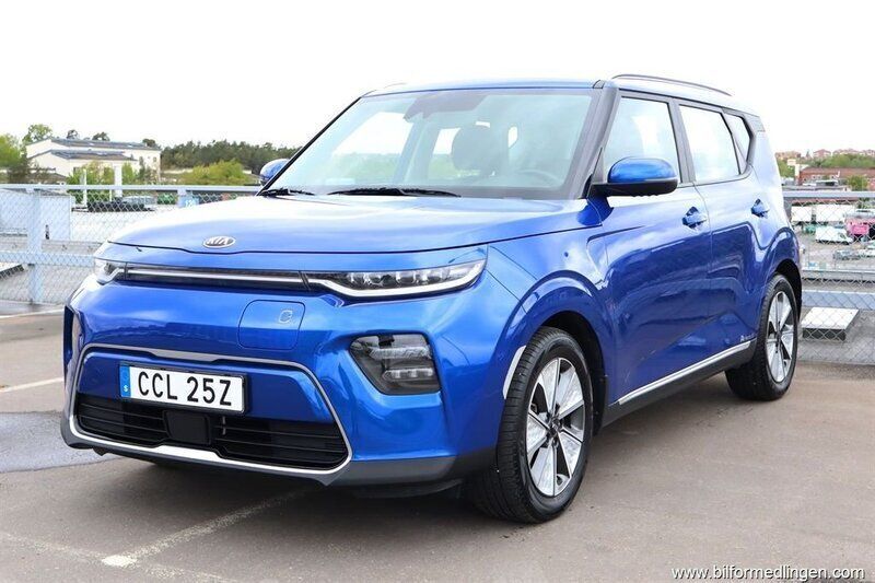 Blå samma som bilen Begagnad 2020 Kia Soul EV 2 SUV | 199 000 kr (Marknadspris) - Bild 1/4