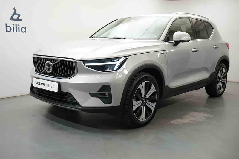 Silver Begagnad 2023 Volvo XC40 SUV | 449 900 kr - Bild 1/1
