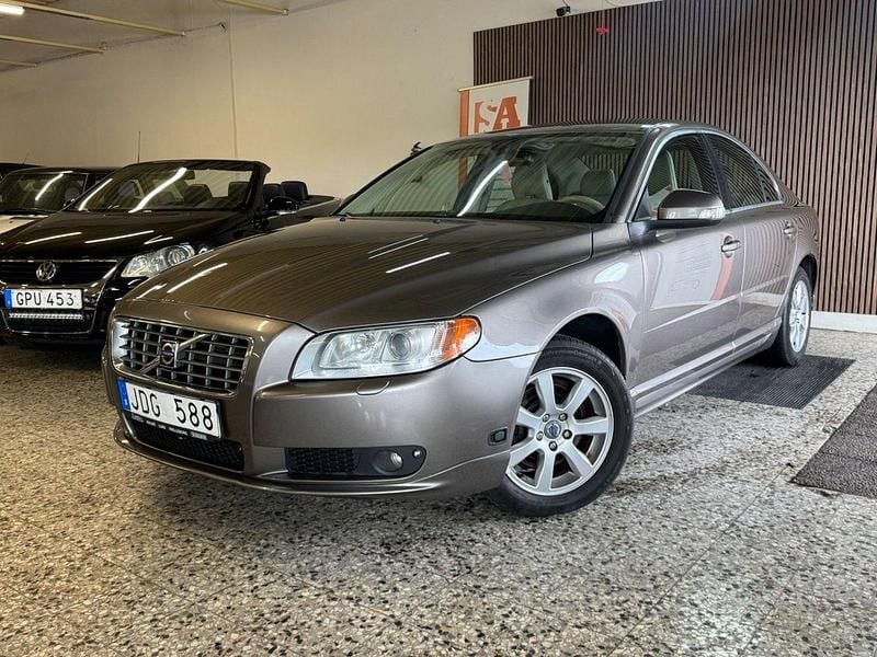 Grå Begagnad 2009 Volvo S80 Momentum Sedan | 54 900 kr - Bild 1/4