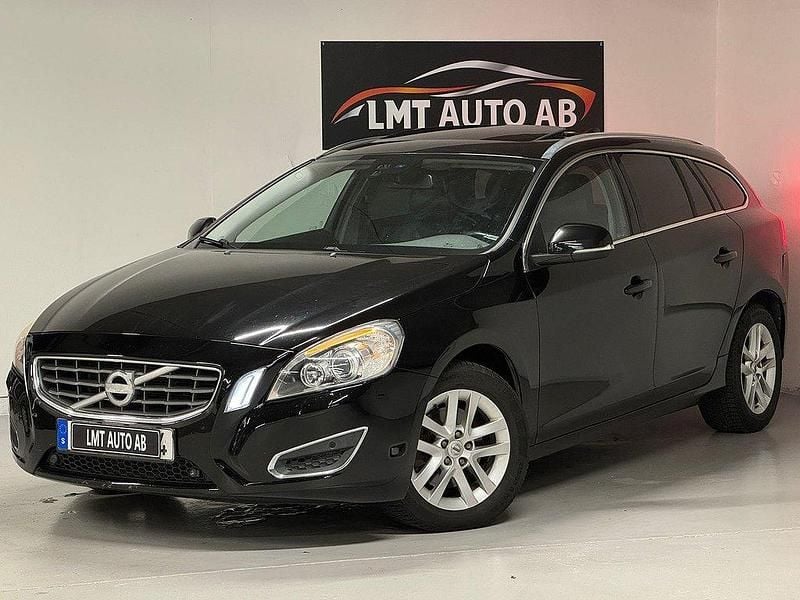 Svart Begagnad 2012 Volvo V60 Summum Kombi | 99 900 kr (Bra pris) - Bild 1/4