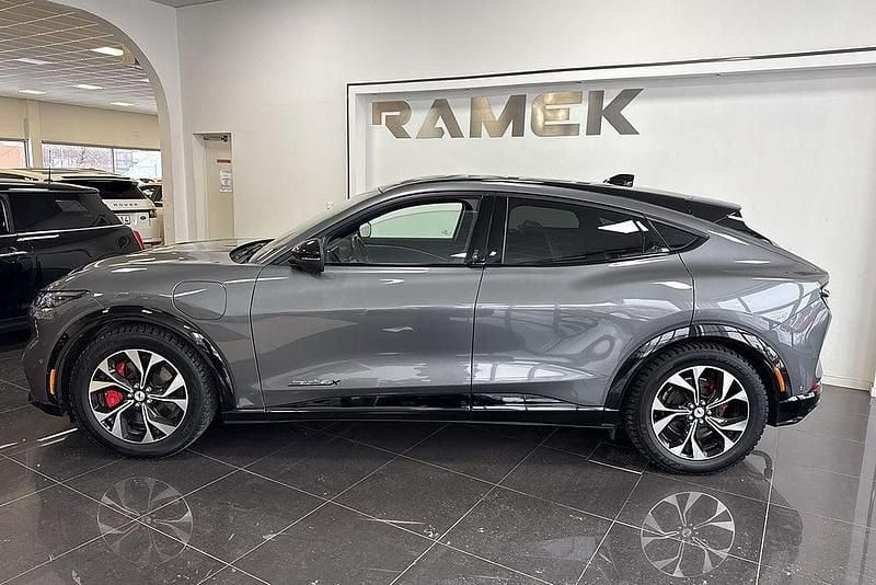 Begagnad Ford Mustang Mach-E 275 kW (375 HK) 2021 Grå SUV