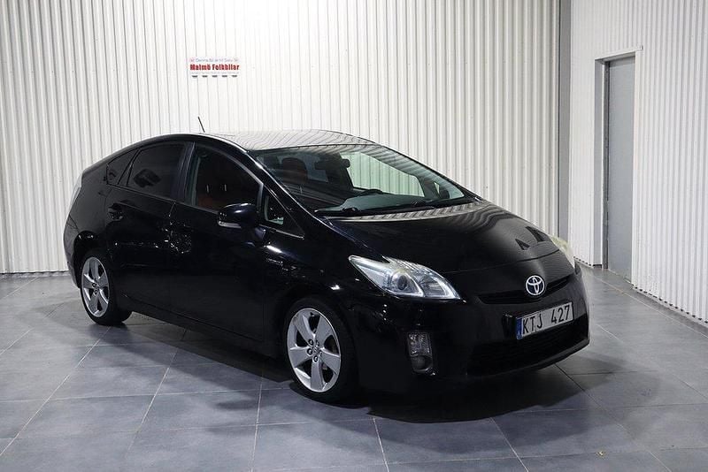 Svart Begagnad 2010 Toyota Prius Halvkombi | 69 900 kr (Marknadspris) - Bild 1/4