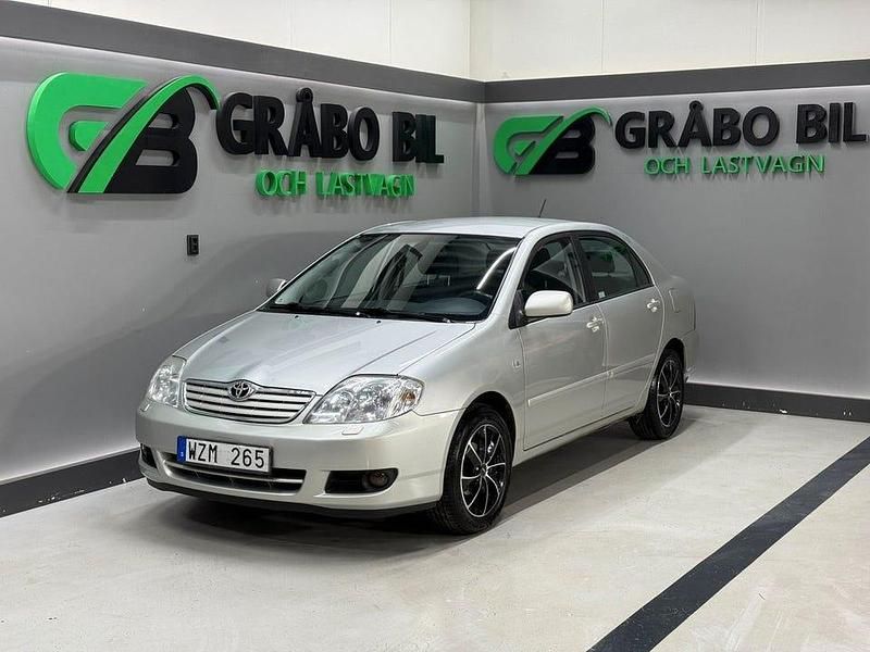 Silver Begagnad 2005 Toyota Corolla Sedan | 74 900 kr (Marknadspris) - Bild 1/4