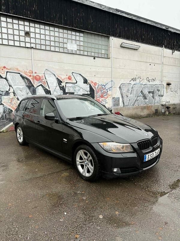 Begagnad 2011 BMW 320 Kombi | 40 000 kr (Bra pris) - Bild 1/4
