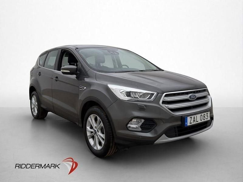 Begagnad Ford Kuga Titanium 150 HK (110 kW) 2017 Grå SUV