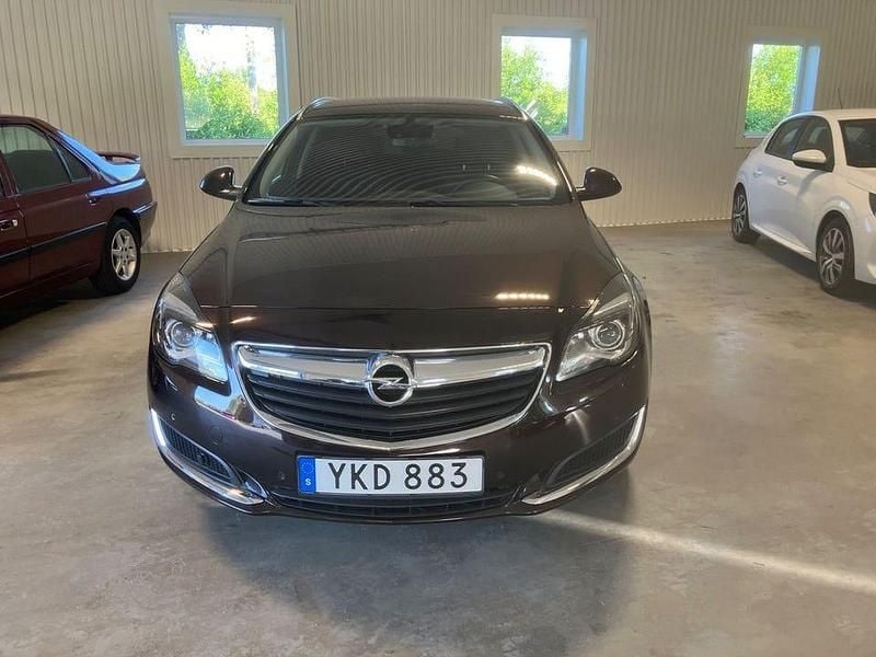 Brun Begagnad 2017 Opel Insignia Business Kombi | 142 000 kr (Marknadspris) - Bild 1/4