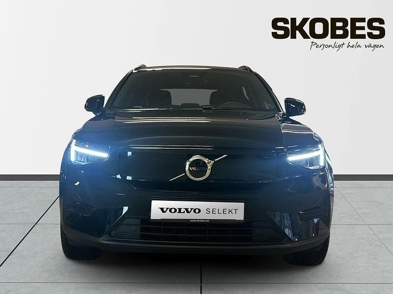 Begagnad Volvo XC40 Single Motor 175 kW (238 HK) 2023 Svart SUV
