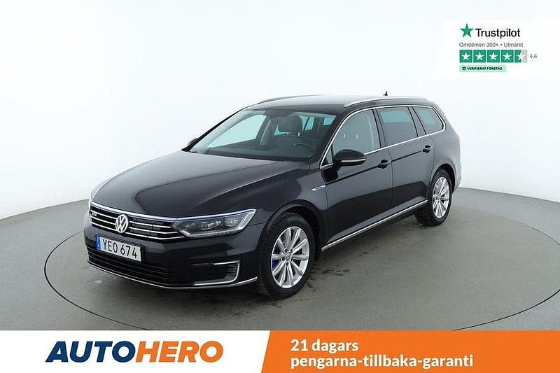 Svart Begagnad 2016 VW Passat Executive Kombi | 187 000 kr (Marknadspris) - Bild 1/4