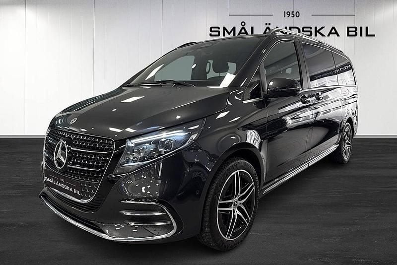Grå Begagnad 2025 Mercedes V300 Avantgarde Minibuss | 899 000 kr (Dyr) - Bild 1/4
