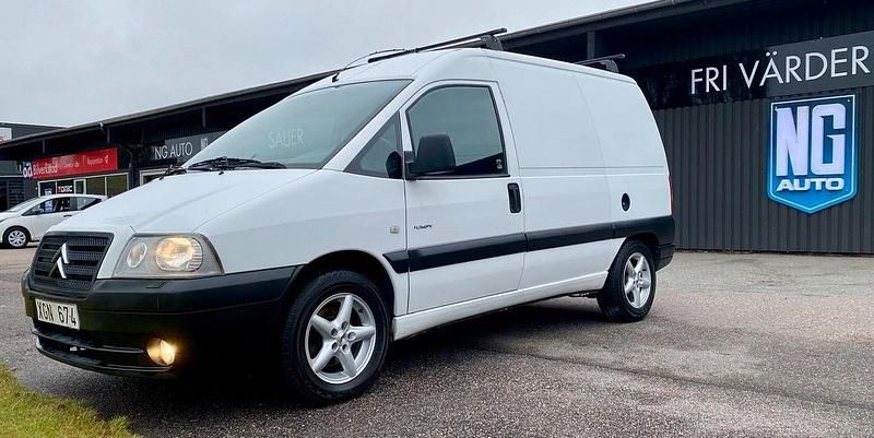Vit Begagnad 2004 Citroën Jumpy Minibuss | 34 900 kr (Marknadspris) - Bild 1/4