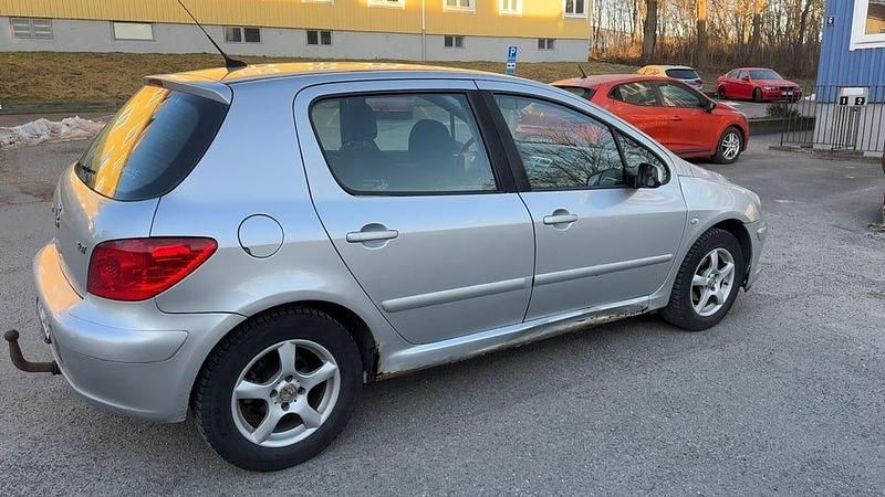 Begagnad Peugeot 307 2006 Silver