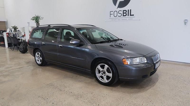 Grå Begagnad 2007 Volvo V70 Standard Kombi | 29 900 kr (Marknadspris) - Bild 1/3