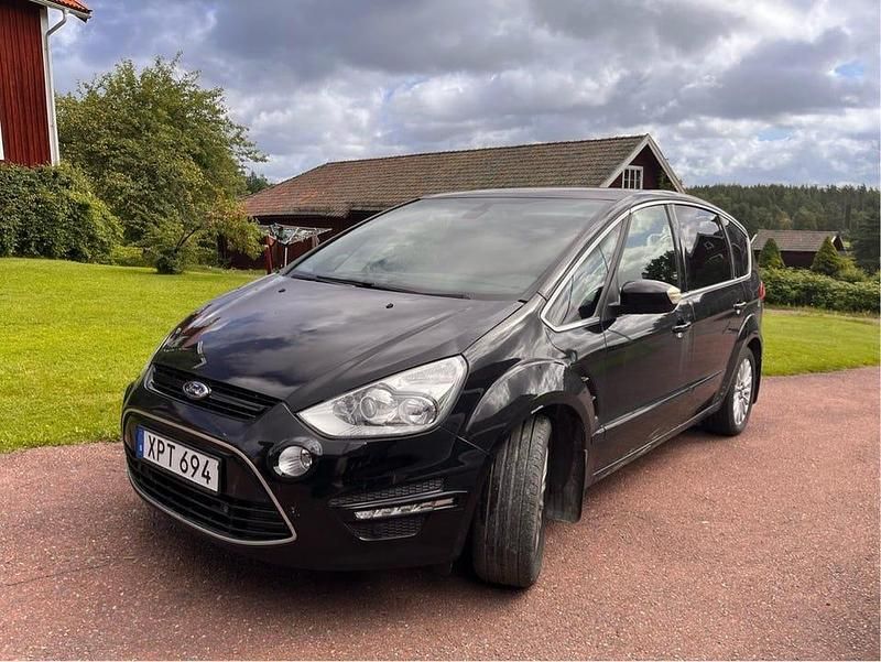 Svart Begagnad 2014 Ford S-MAX Business Edition Minibuss | 95 000 kr (Bra pris) - Bild 1/4