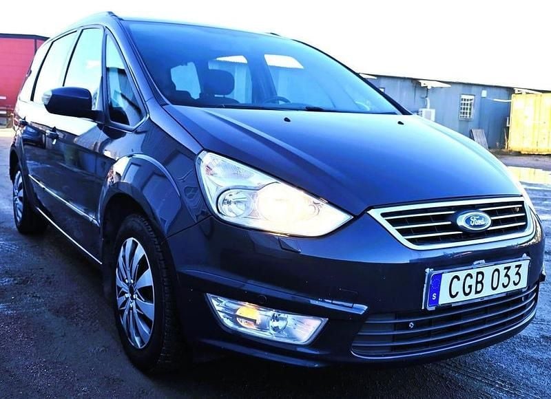Begagnad Ford Galaxy Trend 116 HK (85 kW) 2014 Grå Minibuss