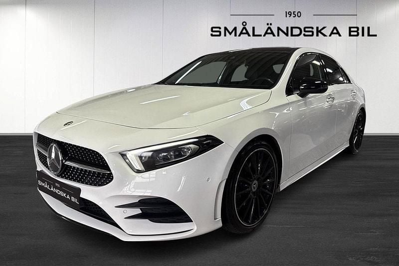 Vit Begagnad 2019 Mercedes A200 Premium Sedan | 289 000 kr (Dyr) - Bild 1/4