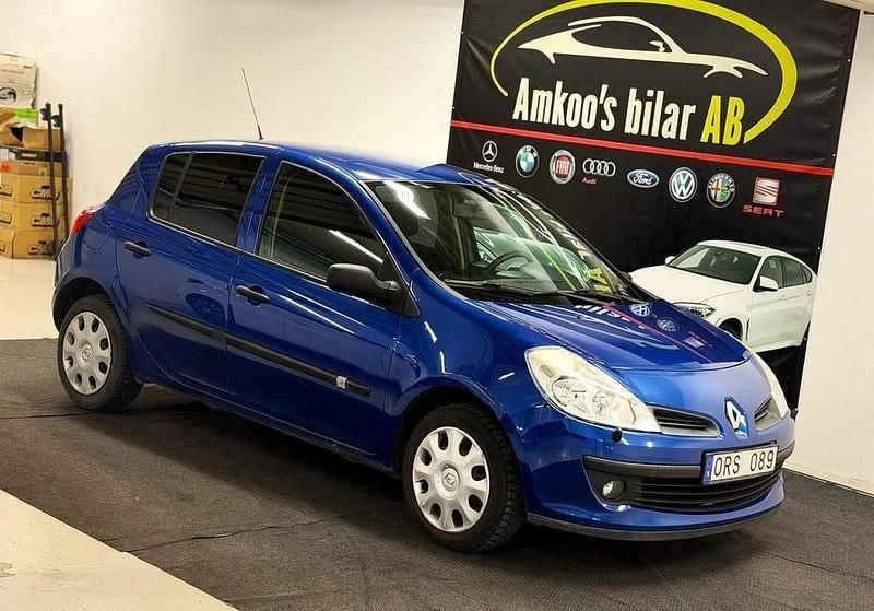 Begagnad Renault Clio R.S. 75 HK (55 kW) 2007 Mörkblå Halvkombi