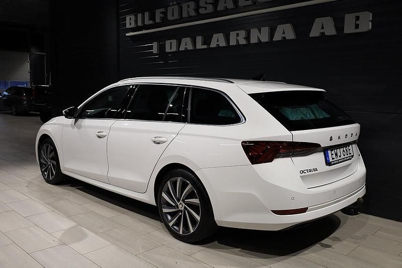 Begagnad Skoda Octavia Style 150 HK (110 kW) 2022 Vit metallic Kombi