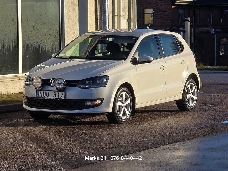 Vit Begagnad 2012 VW Polo Halvkombi | 49 900 kr (Bra pris) - Bild 1/4