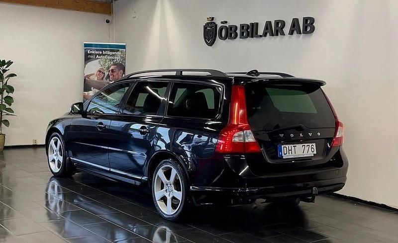 Begagnad Volvo V70 R-Design 180 HK (132 kW) 2011 Svart Kombi