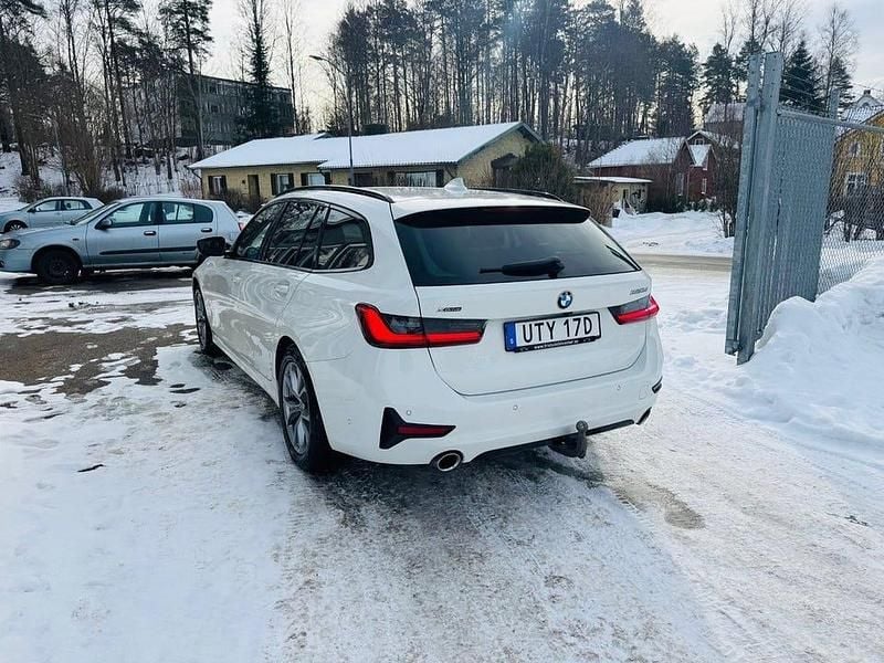 Begagnad BMW 320 Sport Line 190 HK (139 kW) 2021 Vit Kombi