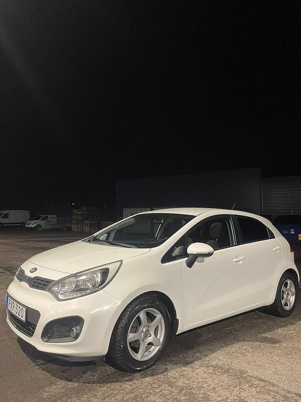 Begagnad Kia Rio 84 HK (61 kW) 2014
