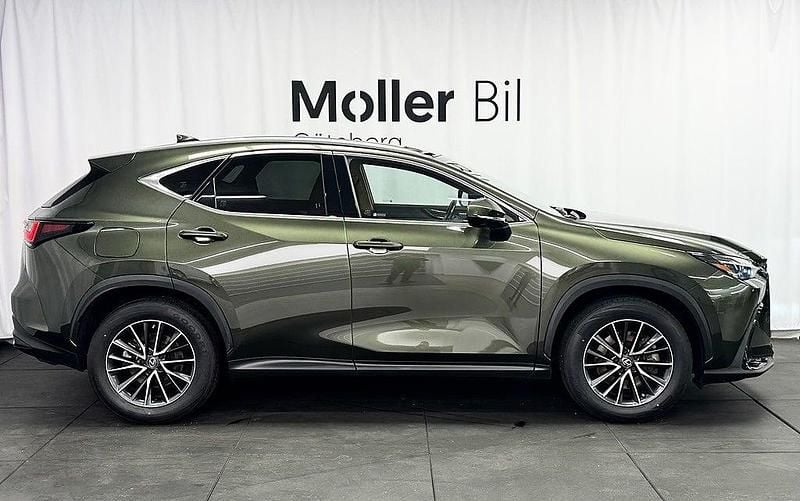 Begagnad Lexus NX450h+ Executive Line 185 HK (136 kW) 2023 Grön SUV