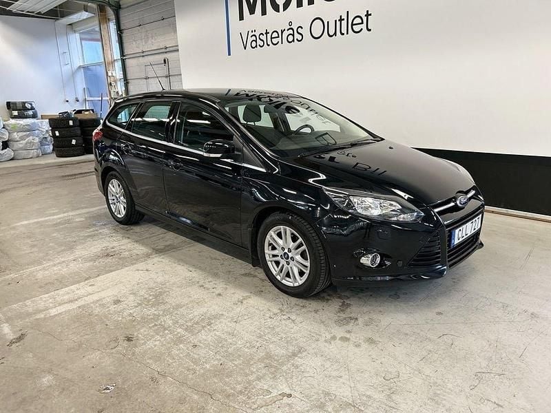 Svart Begagnad 2014 Ford Focus Titanium Kombi | 82 000 kr (Marknadspris) - Bild 1/3