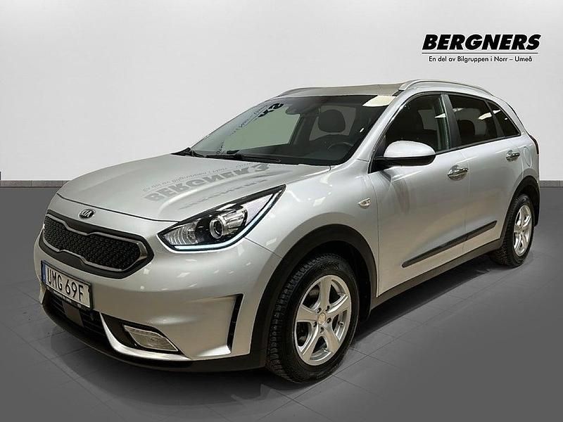 Grå Begagnad 2019 Kia Niro Advance SUV | 199 900 kr (Marknadspris) - Bild 1/4